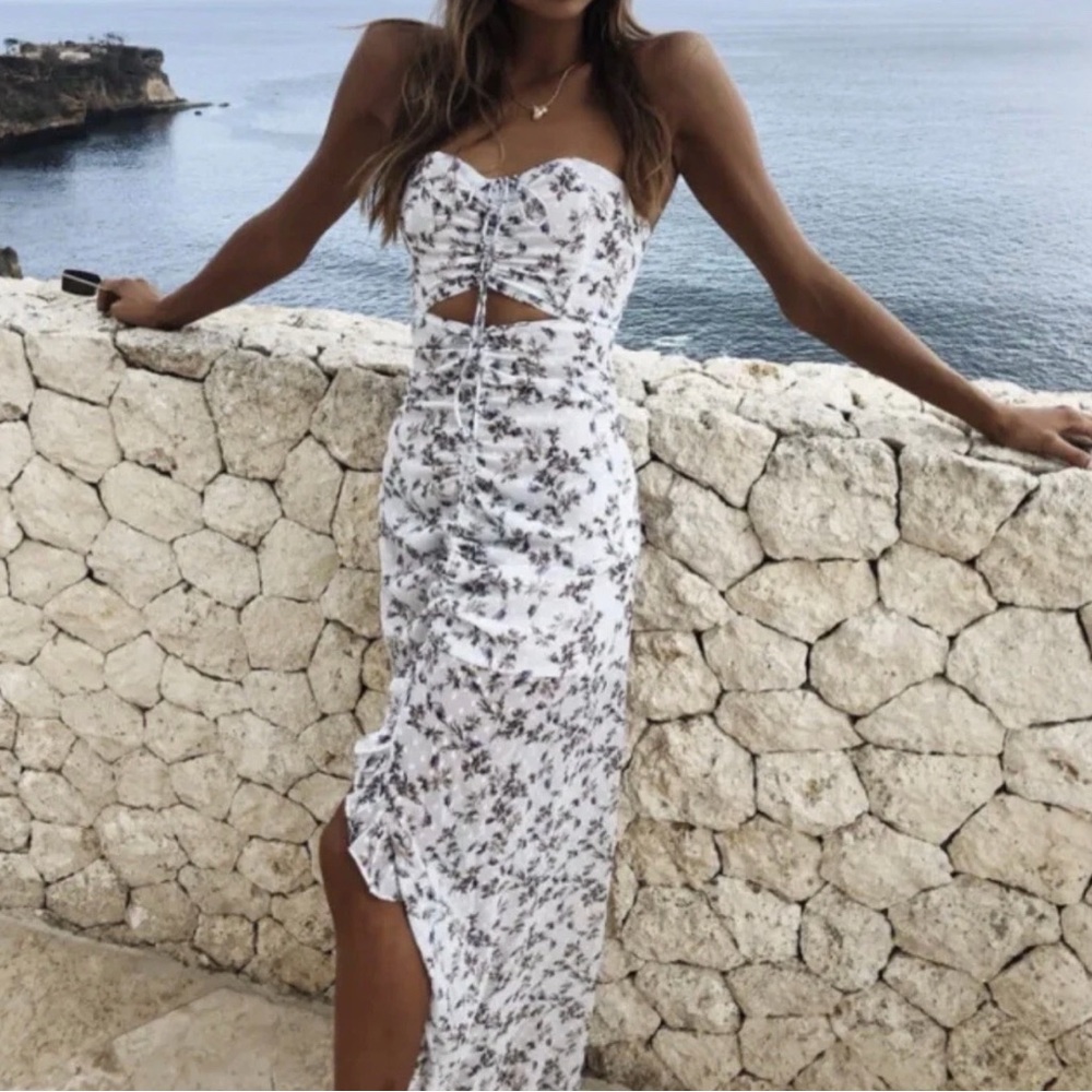 Sabo Skirt White and Black Fiore Floral Maxi Dress